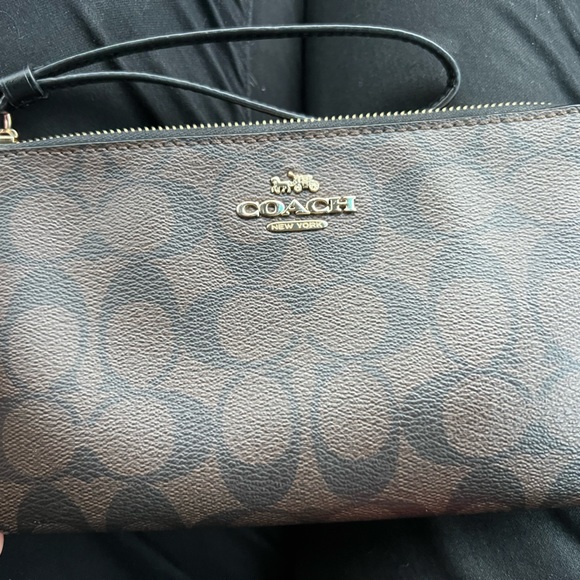 Coach wristlet - Picture 1 of 1